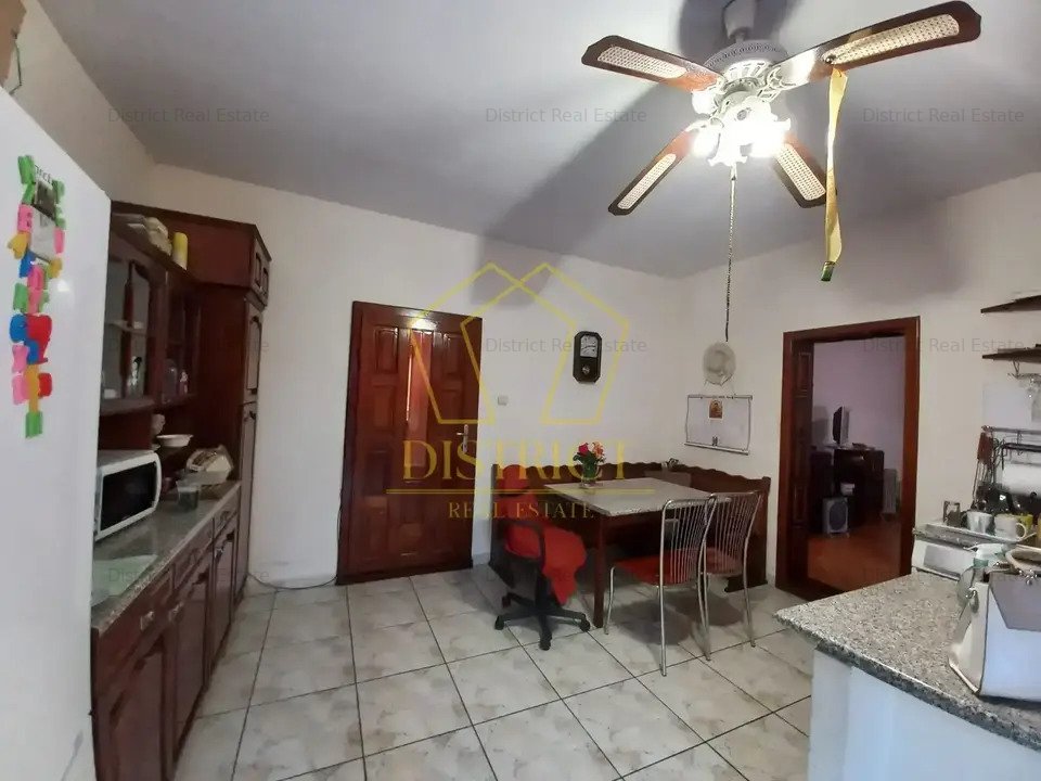 Casă mare P+M cu 8 camere I Biled