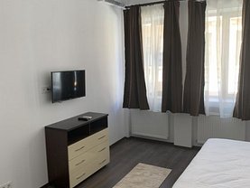 Apartament de vânzare 3 camere, în Bucureşti, zona Centrul Istoric