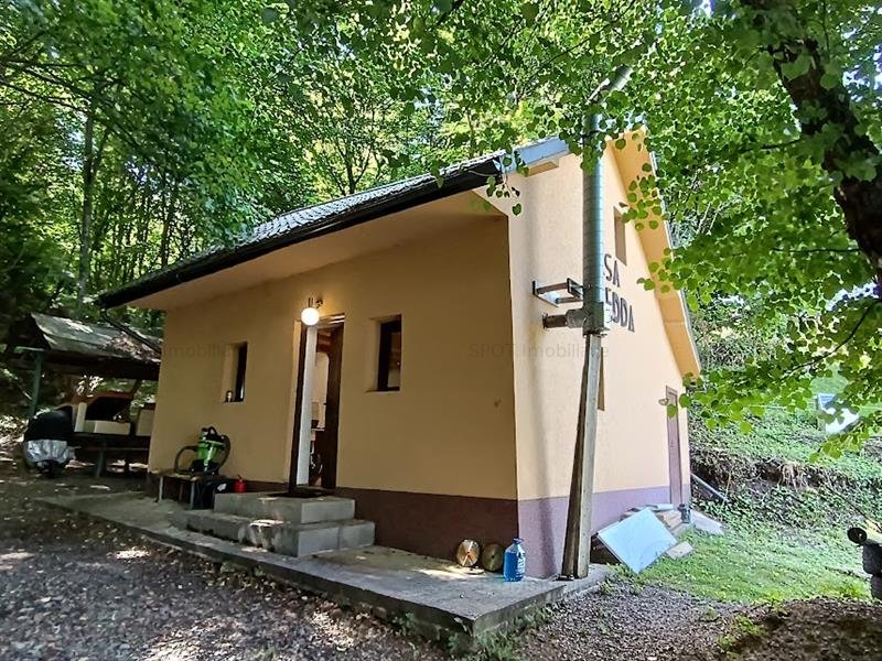 Casa cu 2 dormitoare, zona linistita