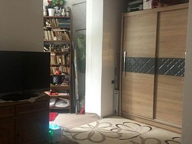 Apartament de vânzare 2 camere, în Oneşti