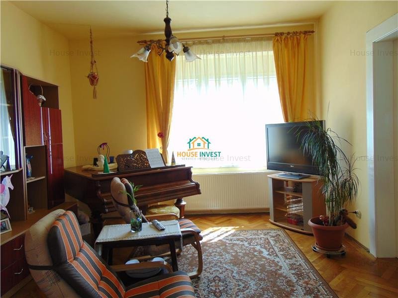 Apartament de vanzare cu 3 camere decomandat in Sibiu str Mitropoliei - imaginea 2