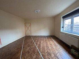 Casa de vanzare 2 camere, în Sibiu, zona Piata Cluj