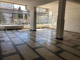 Închiriere spaţiu comercial