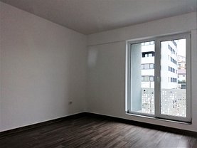 Apartament de vânzare 3 camere, în Iaşi, zona Păcurari
