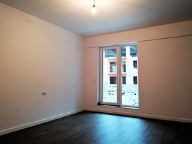 Apartament de vânzare 3 camere, în Iasi, zona Pacurari