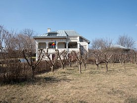 Casa de vânzare 8 camere, în Târgu Frumos