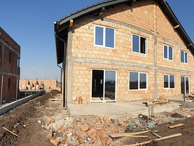 Casa de vanzare 4 camere, în Sibiu, zona Periferie