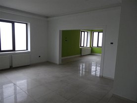 Casa de închiriat 10 camere, în Arad, zona Functionarilor
