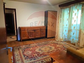 Apartament de vânzare 3 camere, în Bucureşti, zona Pajura