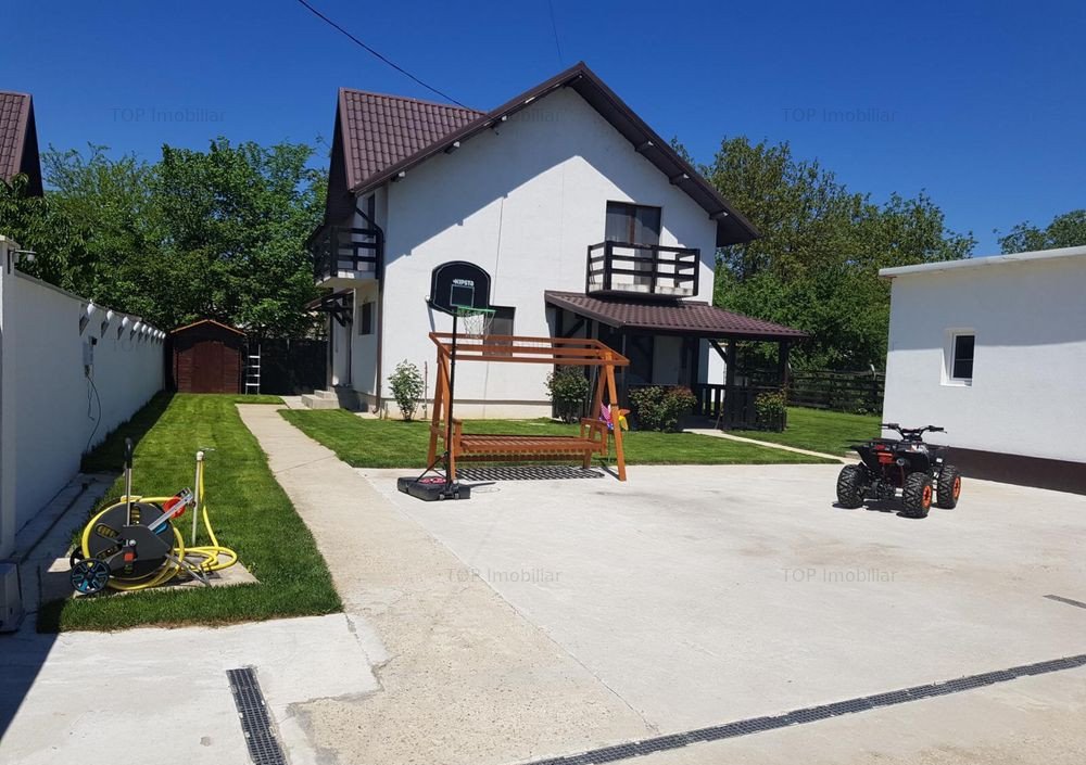 Casa 4 Camere 2 Bai Terasa si 600 mp Teren in Crevedia