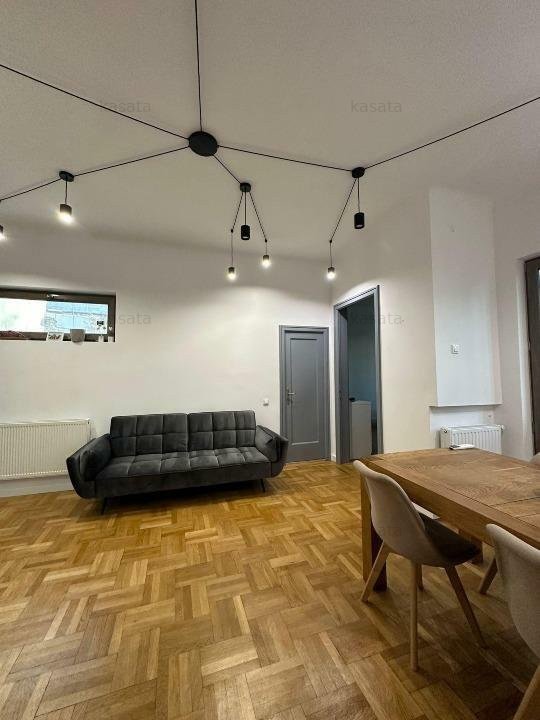 APARTAMENT CENTRAL COMPLET MOBILAT SI UTILAT