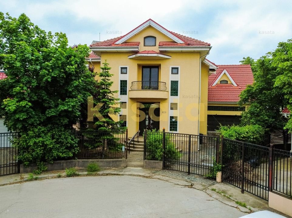 Casă 10 camere Nord Bucureşti ideală pentru familie şi business