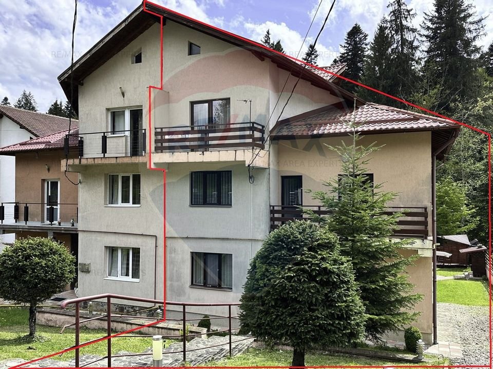 Casa / Vila cu 8 camere de vanzare in zona Valea Rasnoavei