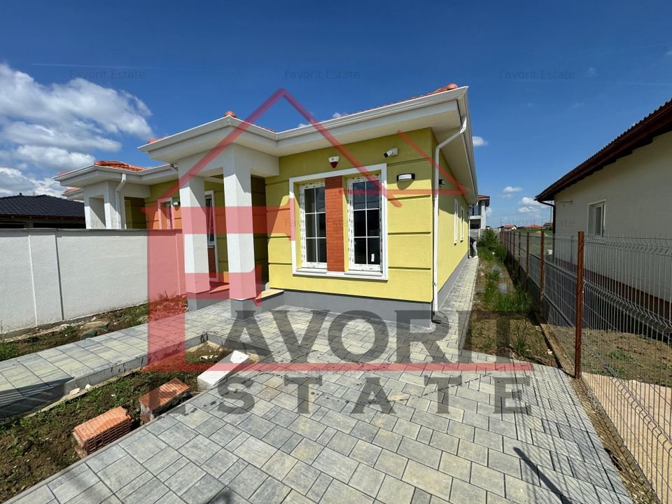 Duplex de vanzare. Mosnita Noua. In spate la Valery. Disponibil imediat