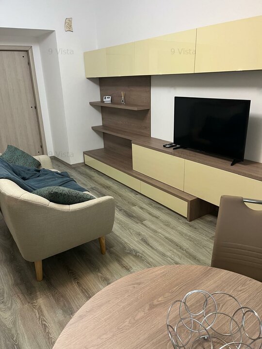 3 camere Global City Residence