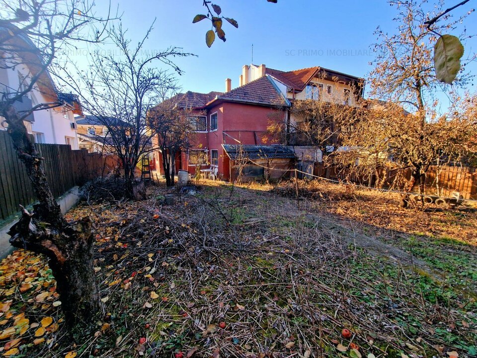 Oferta casa la Platou 4 camere 2 bai 5 arii teren singur in curte