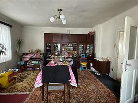 Casa de vânzare 3 camere, în Braşov, zona Astra