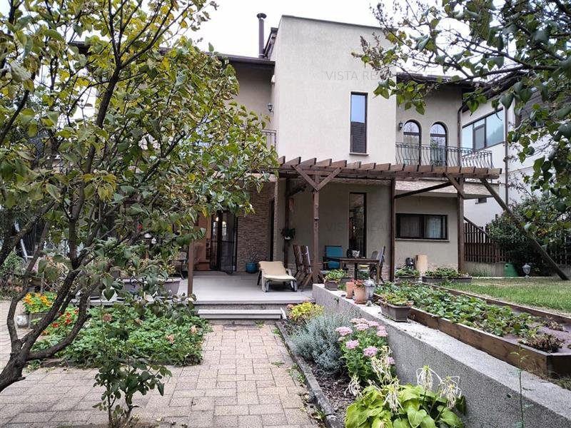 Casa deosebita cu intimitate si priveliste in Bunloc, Sacele, Brasov