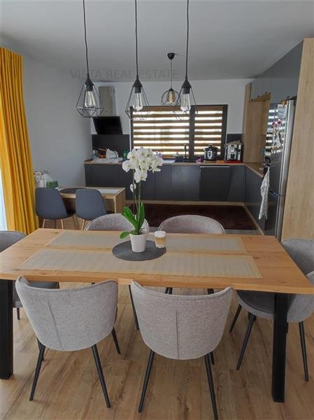 Casa mobilata- utilata cu teren 400mp , Sanpetru , Brasov