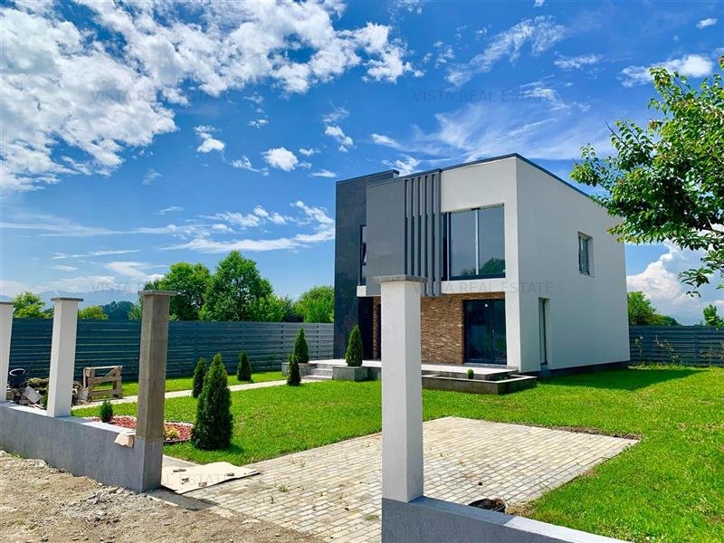 Casa deosebita in stil mediteranean la cheie, in Sanpetru, Brasov