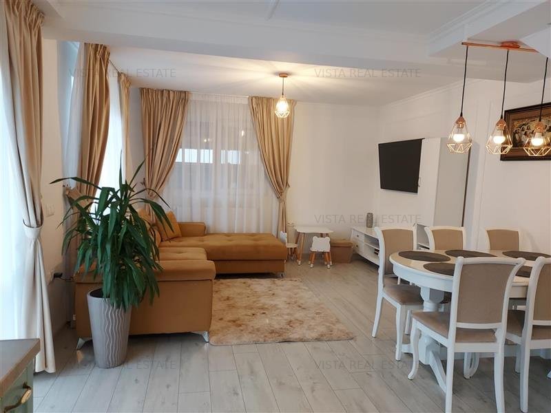 Casa tip duplex, zona Triaj, Brasov