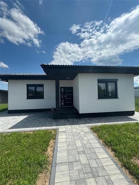 Casa de inchiriat in Cristian, parter, 500mp teren, 2 locuri de parcare