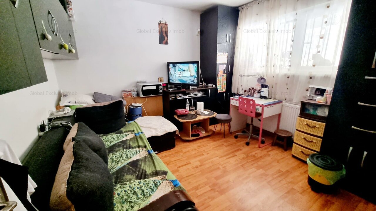 Garsoniera Dubla Spațioasă, Str Oituz langa Mall "La Strada", Loc Parcare!!!