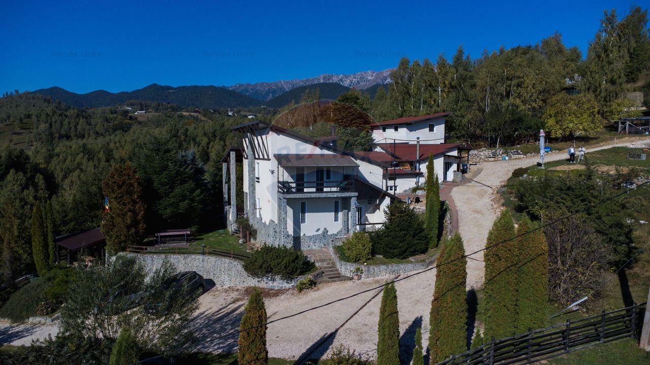 Pensiune de vanzare cu 5 camere + casa de vacanta, Sat Pestera, Brasov