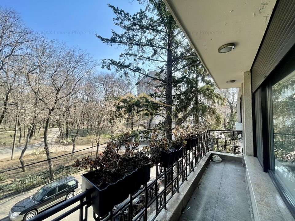 Apartament cu 6 camere *175mp* // Parcul Kiseleff