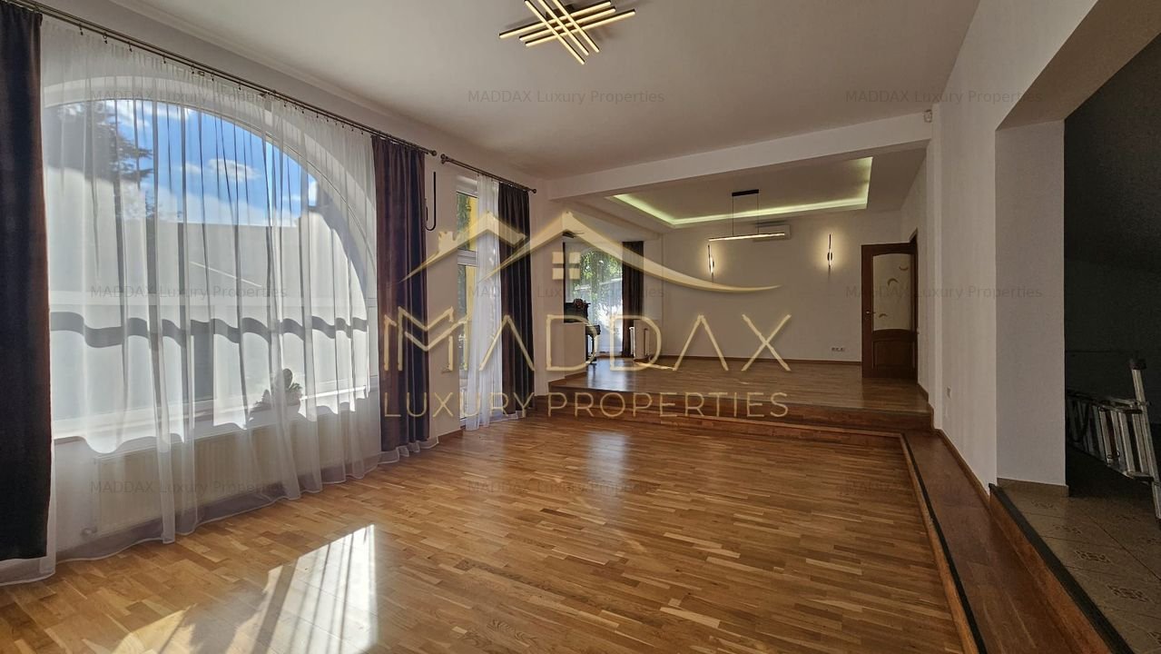 Vila Individuala _7 camere***Piscina***Teren 1000 mp//Erou Iancu Nicolae