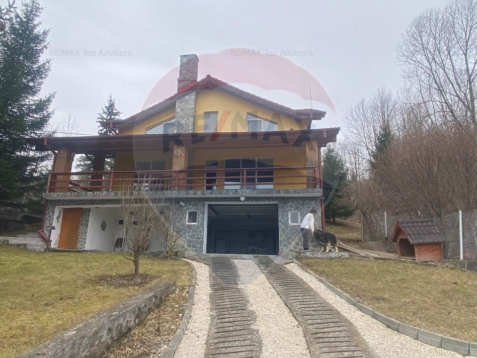 Casa / Vila cu 6 camere de vanzare Podul Dambovitei/ Arges