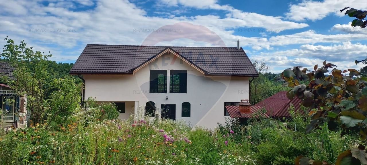 DE VANZARE Casa / Vila de vacanta in Campulung Muscel