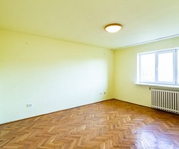 Apartament de vânzare 3 camere, în Craiova, zona Siloz