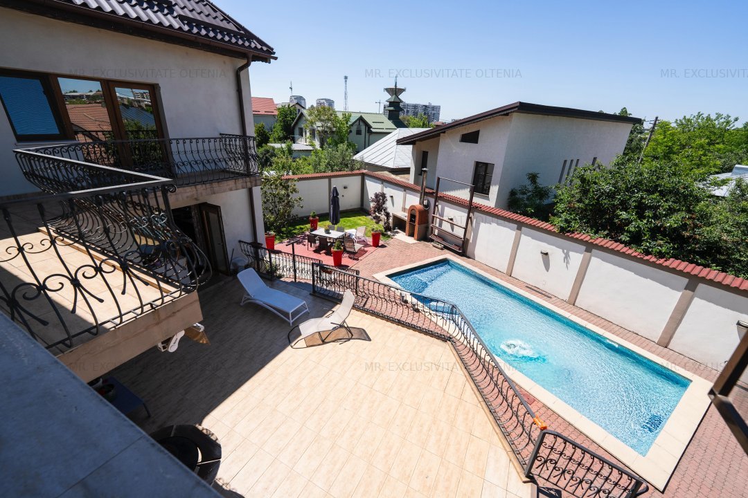 Casa 8 camere, 326 mp utili, teren 835 mp - cartier Rovine-Lapus Arges