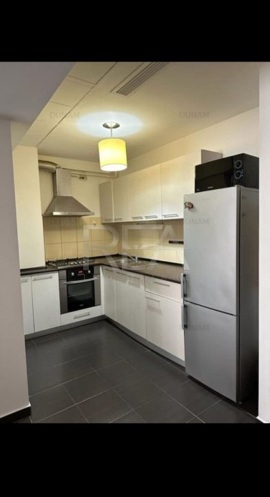 APARTAMENT CU 2 CAMERE DE VANZARE IN BLOCUL RIN GRAND HOTEL,IMPREUNĂ CU PARCARE