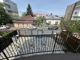 Casa de închiriat 9 camere, în Bacău, zona Gară
