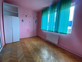 Casa de închiriat 10 camere, în Sibiu, zona Central