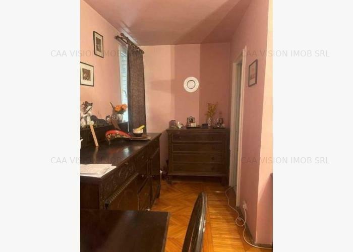 Apartament 3 camere de vanzare Titan-Policlinica