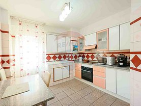 Apartament de vânzare 4 camere, în Oradea, zona Rogerius
