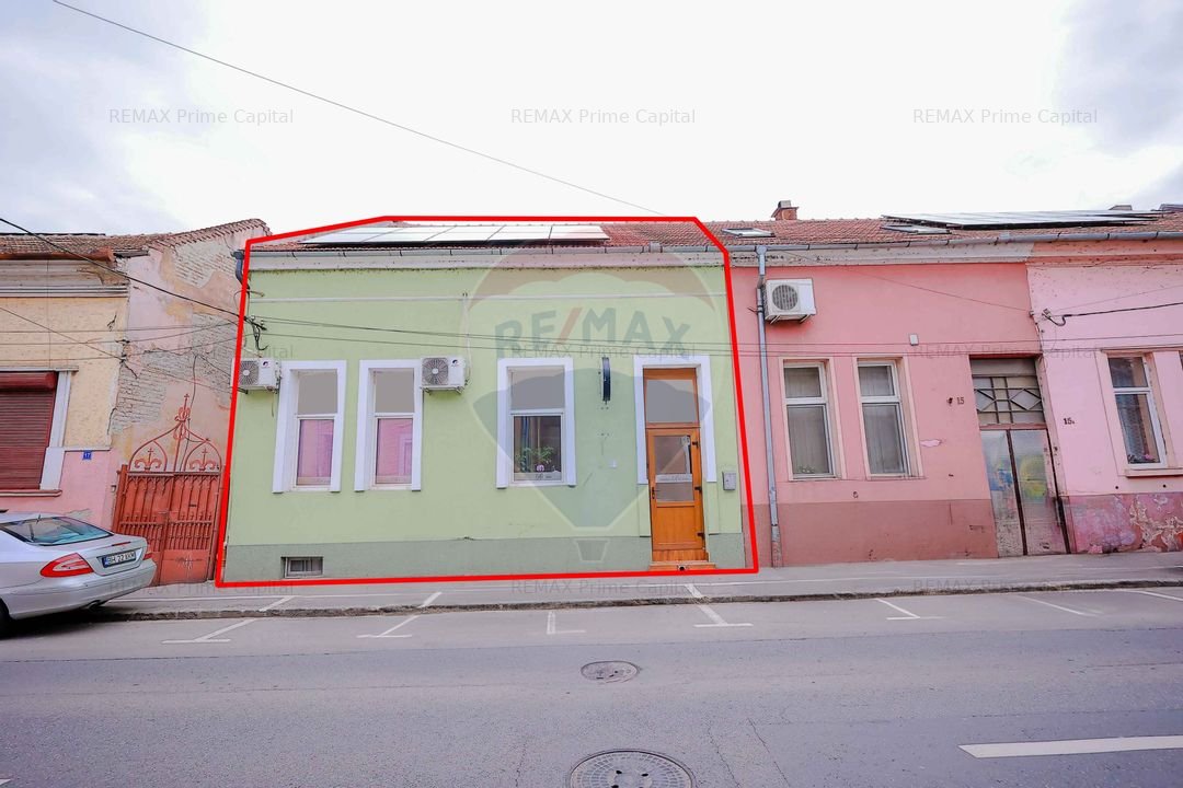 De vanzare cladire cu 7 camere in zona Ultracentrala