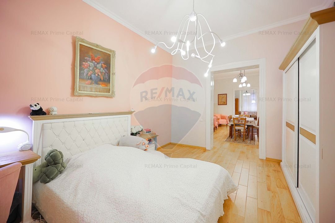 De vanzare Casa cu 4 camere, singur in curte, Ultracentral.