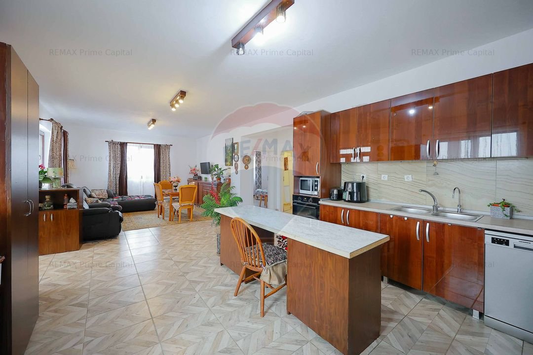 Casa cu 3 Camere, Apateu, Com. Nojorid