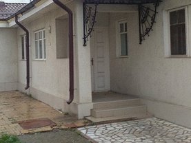 Casa de vânzare 4 camere, în Focşani, zona Brăilei