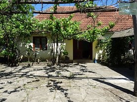 Casa 3 camere în Savarsin