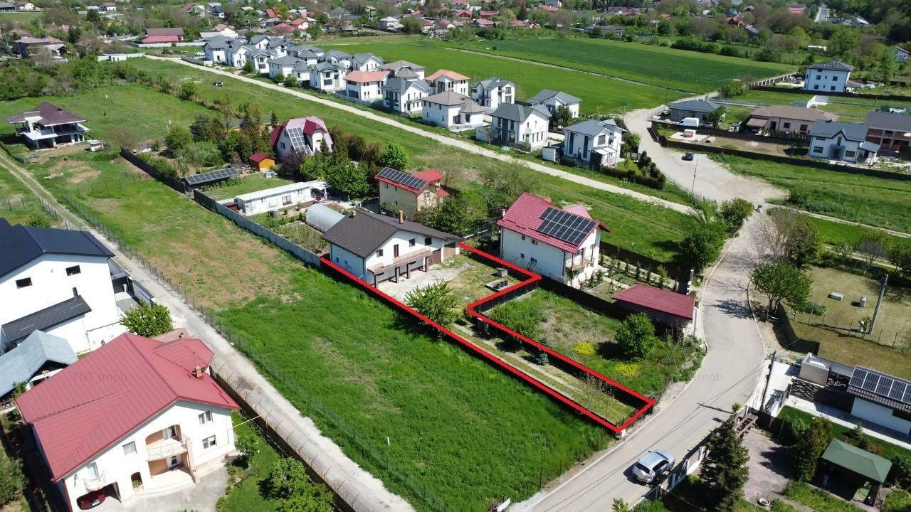 Casa individuala Snagov, doua garaje, necesita renovare !