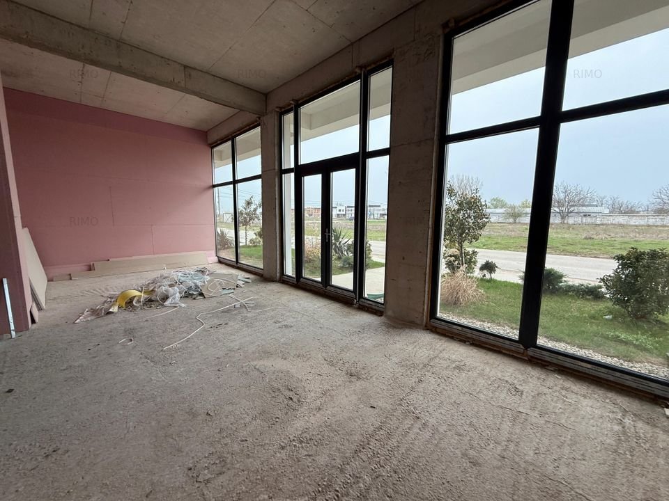 Spatiu Comercial 67 mp Aerocity | Tunari