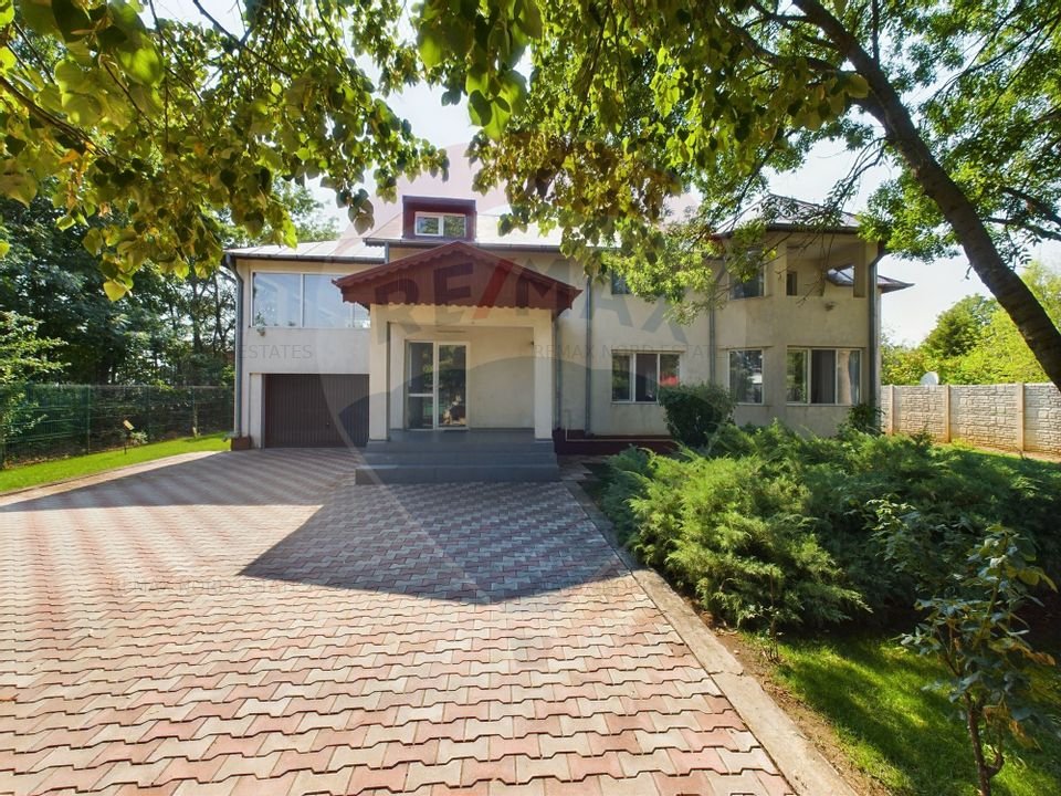 Vila spatioasa de vanzare in Tunari-Dimieni | 5 camere, subsol, garaj