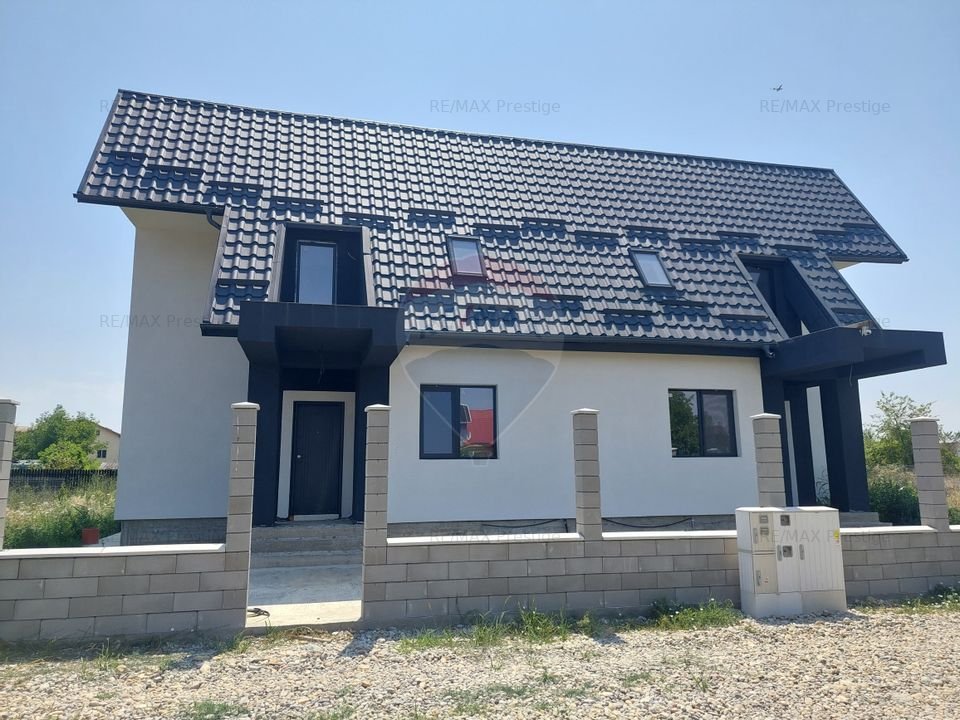 Casa / Vila cu 5 camere de vanzare