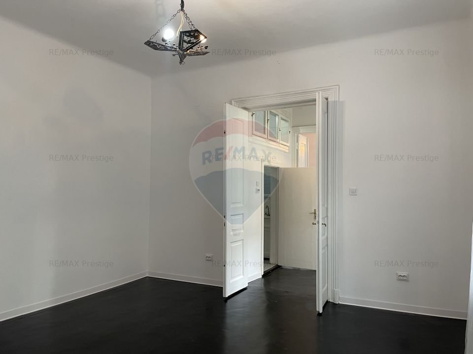 Casa 3 camere- Piata Victoriei, ideala pentru locuinta sau birou