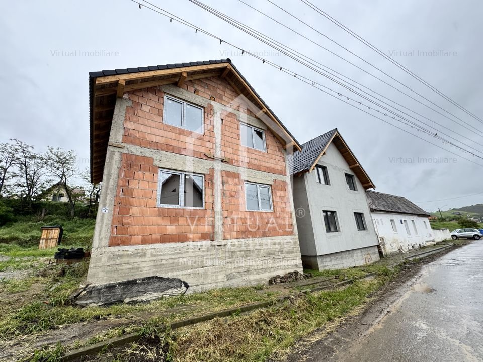Trei imobile cu teren de 1180mp, 2 casa noi, pivnita,  Sura mare